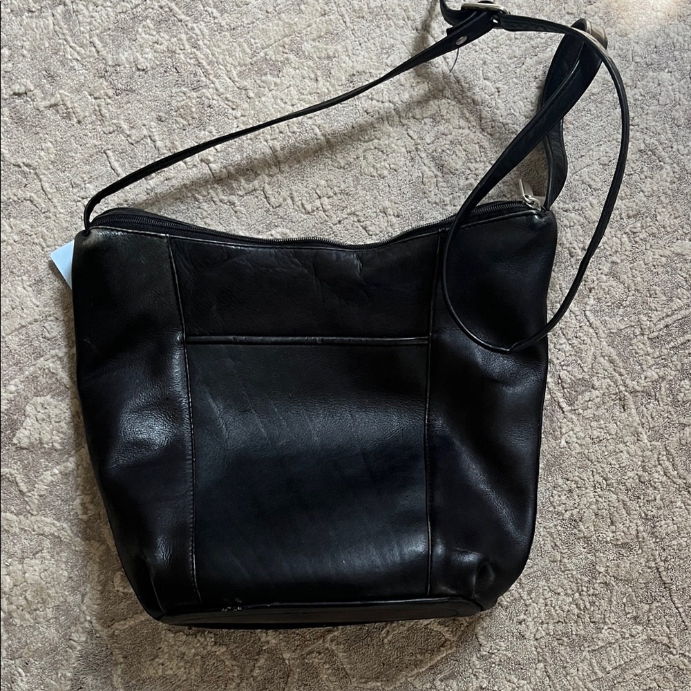 Elegant Black Leather Shoulder Bag